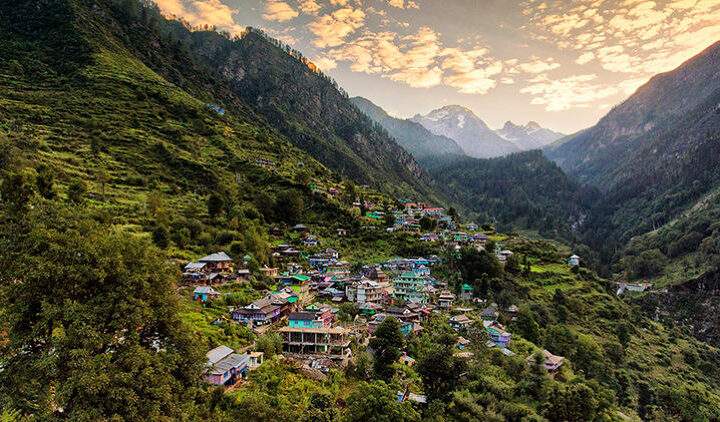 Kheerganga Mountain And Moon